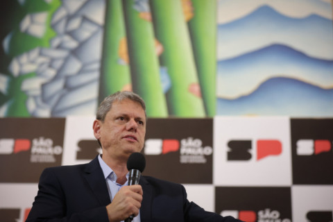 Moraes envia à PGR pedido para investigar Tarcísio por suposta obstrução de Justiça