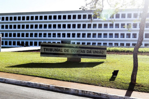 Governo injeta R$ 3,5 bi em emendas para asfalto sem critério técnico, diz TCU