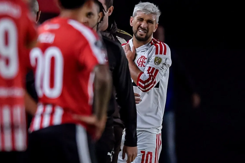 Arrascaeta fora da Copa? Especialista explica situação envolvendo uruguaio