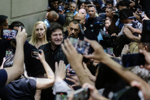 Javier Milei: o anarcocapitalista que venceu na Argentina com propostas radicais para melhorar a economia