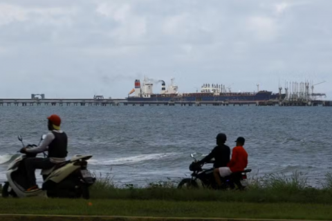 Petroleiros rompem bloqueio naval dos EUA na Venezuela em ação coordenada