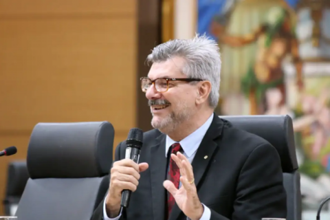 Ministro teria questionMinistro teria questionado se jovem era lésbica antes de assediá-la, diz revistaado se jovem era lésbica antes de assediá-la, diz revista