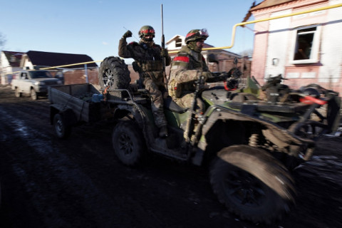 Rússia e Ucrânia se atacam horas após promessa de cessar-fogo parcial