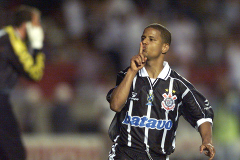 Confira o vídeo que Marcelinho Carioca foi obrigado a gravar dentro de cativeiro