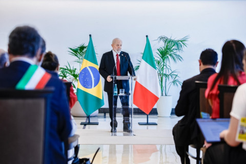 Lula defende Haddad, critica propostas de limitar gastos com saúde e educação e diz que não fará ajustes ‘em cima dos pobres’