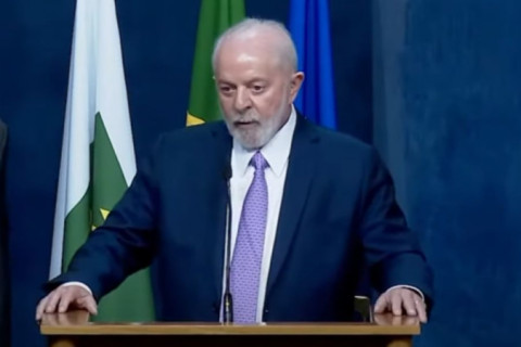 Lula discorda da previsão da OCDE para a economia brasileira e promete provar que entidade está errada