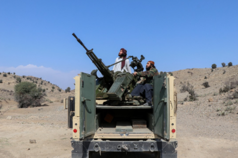 Paquistão declara ‘guerra aberta’ e bombardeia o Afeganistão