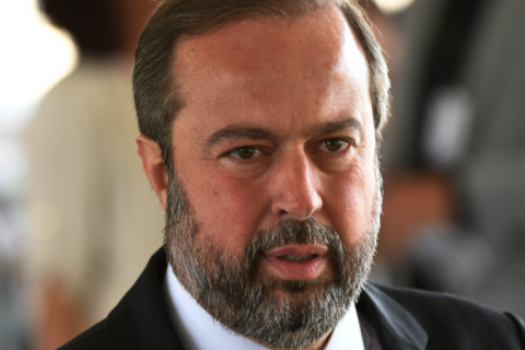 Ministro atribui demissão na Petrobras a necessidade de acelerar investimentos