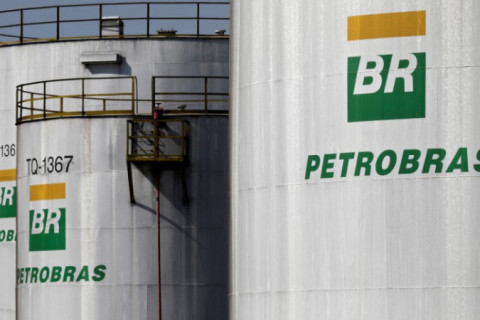 Ações da Petrobras caem mais de 10% após redução no lucro de 2023
