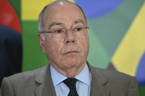 Câmara convoca Vieira para explicar posição do governo sobre a guerra no Irã