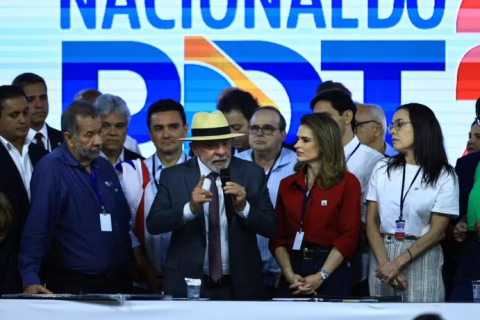 Lula desafia Rubio a montar comitê no Brasil para apoiar Flávio: 'Que venha, vamos derrotar todos'