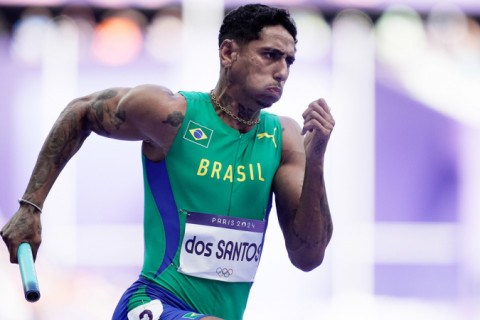 Brasil é eliminado no revezamento 4x100m masculino no atletismo em Paris 2024