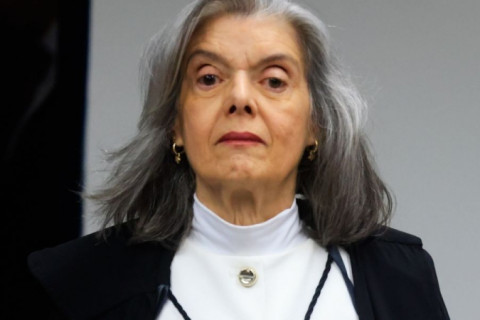 Cármen Lúcia antecipa transição de comando no TSE para Nunes Marques