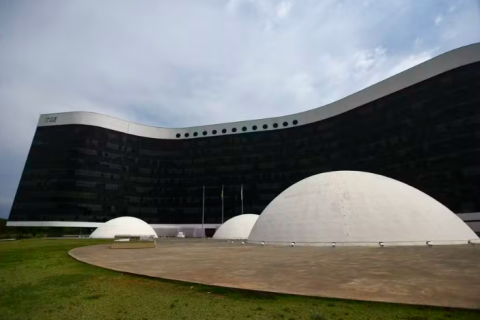 Brasil tem 158,7 milhões de eleitores e maioria de mulheres, diz TSE