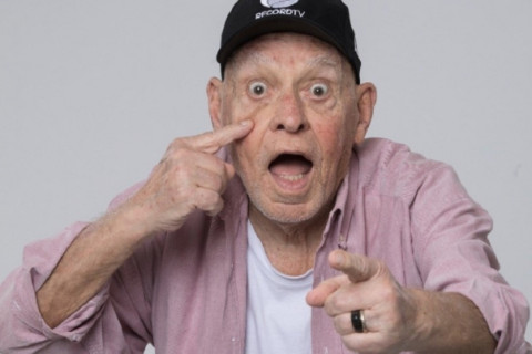 Silvio Luiz está internado após passar mal e deixar transmissão da final do Campeonato Paulista