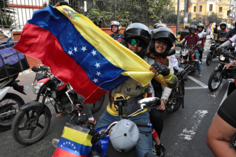 Embaixada dos EUA na Venezuela é reaberta após sete anos