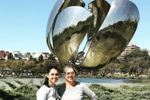 Brasileira morre após levar soco de homem em rua de Buenos Aires