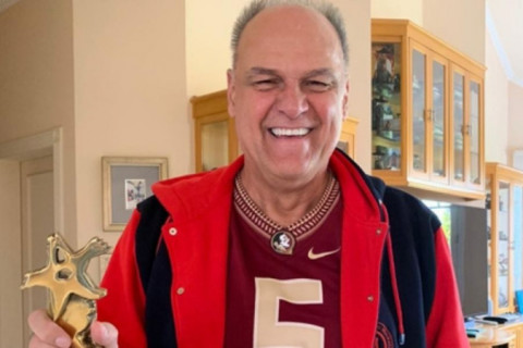 Flamengo aposenta camisa 14 do basquete em homenagem a Oscar: ‘Eterno’