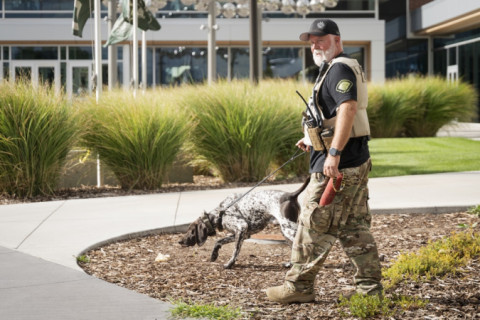 Busca pelo assassino de Charlie Kirk entra no terceiro dia nos Estados Unidos