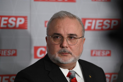 Prates diz que orientação para reter dividendos da Petrobras veio do governo