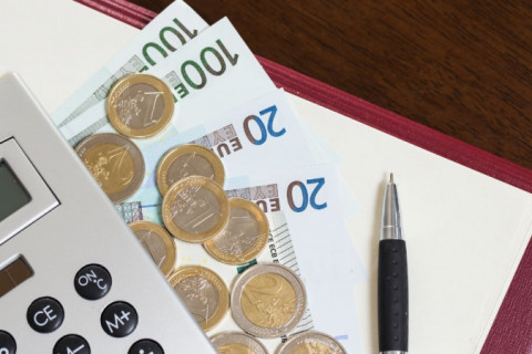 Idosa sofre mal súbito e morre na Itália após recebe por engano conta de água avaliada em mais de 15 mil euros