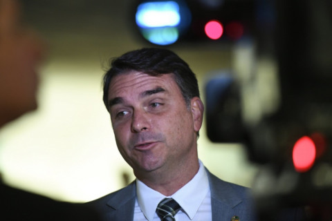 A noite em que Flávio marcou gols e mandou um recado para outubro