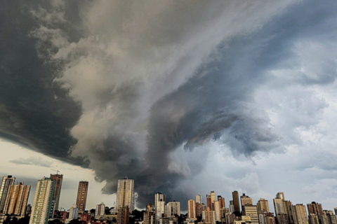 Inmet emite alerta vermelho de chuva para o Rio Grande do Sul