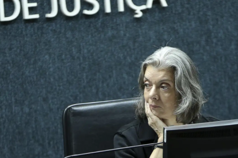 Cármen Lúcia vota por derrubar flexibilização da Lei da Ficha Limpa
