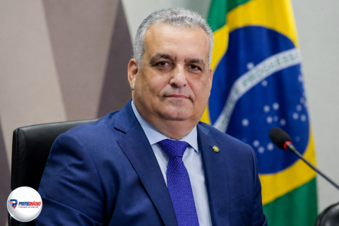 Flávio Bolsonaro confirma Alfredo Gaspar como candidato a vice na disputa presidencial