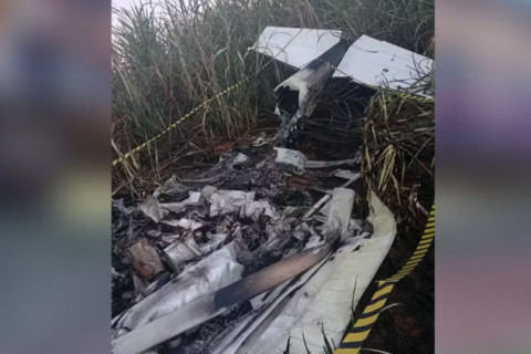 Avião monomotor cai no interior de São Paulo e piloto é encontrado carbonizado