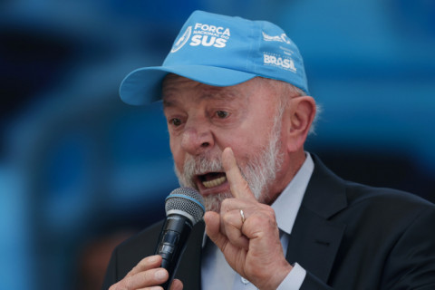 Lula inicia radioterapia no couro cabeludo após retirada de lesão