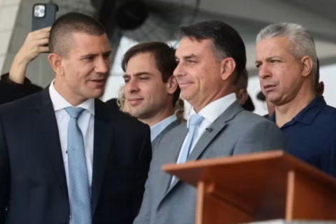 Flávio Bolsonaro chama Lula de “pai do Tigrinho” e critica MP que pretende proibir bets