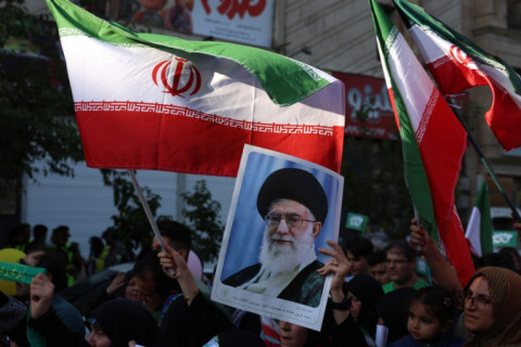 Governo do Irã confirma que restringiu acesso à internet global no país