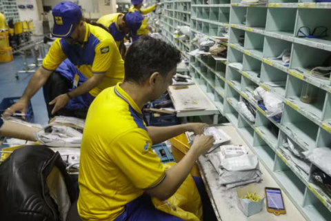 Correios passam a entregar no Brasil compras feitas em lojas do Paraguai pela internet