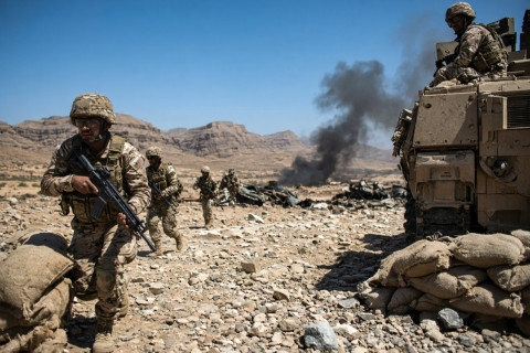 Exército do Iêmen lança operação contra os Houthis após ataques que deixaram dezenas de mortos