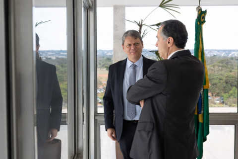 STF dá dez dias para Tarcísio explicar projeto de escola cívico-militar em São Paulo