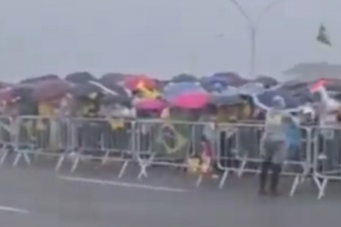 Maioria das vítimas de raio que caiu em evento de Nikolas recebe alta