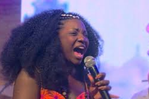 Adriana Araújo, sambista mineira, morre aos 49 anos