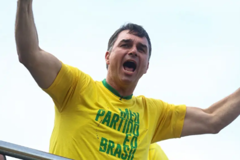 Flávio Bolsonaro anuncia seleção de notáveis para ajudar a montar plano de governo