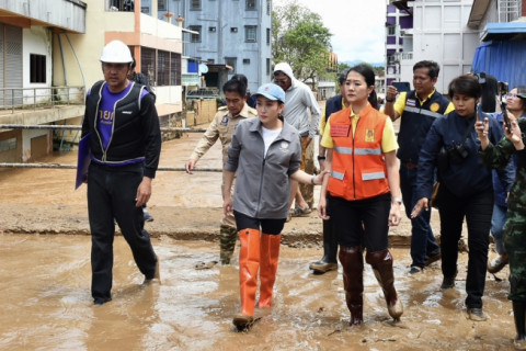 Inundações deixam 10 mortos e mais de 73 mil famílias afetadas na Tailândia