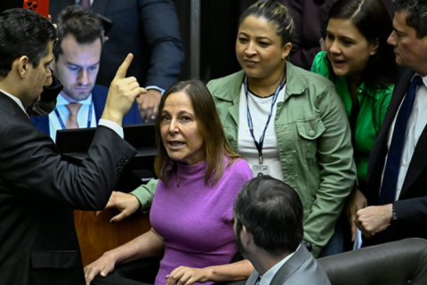 Congresso derruba veto de Lula e aprova pensão especial a vítimas da zika
