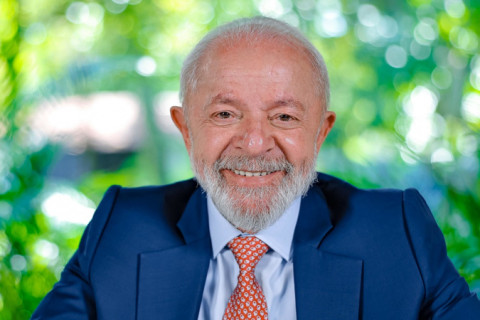 Lula cumprimenta Friedrich Merz pela vitória de seu partido na Alemanha