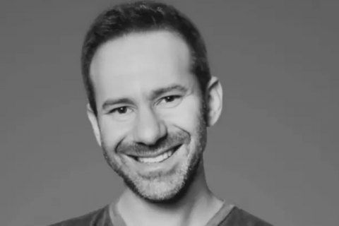 Bilionária dono da plataforma Onlyfans morre aos 43 anos