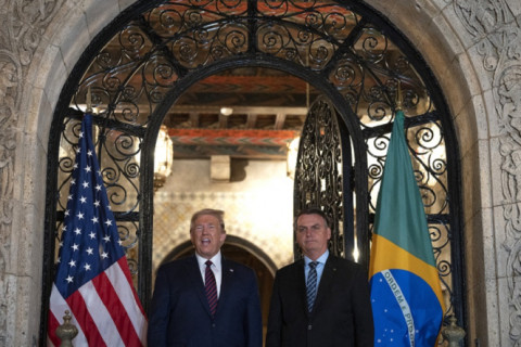 Trump publica carta a Bolsonaro e insiste que o Brasil ‘pare de atacar’ ex-presidente