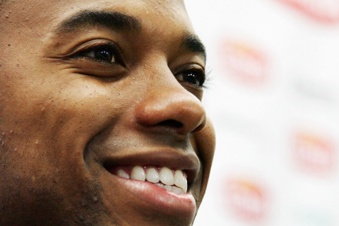 Robinho é mais uma celebridades a cumprir pena na penitenciária de Taubat