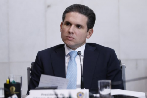 Motta diz que plenário vai decidir sobre mandatos de Eduardo, Ramagem, Zambelli e Glauber