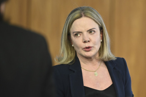 Gleisi Hoffmann diz que fim da escala 6×1 será prioridade do governo