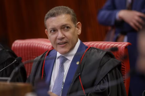 Nunes Marques afirma que TSE aplicará normas contra robôs, cobra ação preventiva das big techs e rejeita limitação do debate político