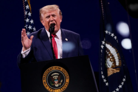 “Comunistas” podem ganhar terreno nos EUA, diz Trump em discurso de 4 de Julho