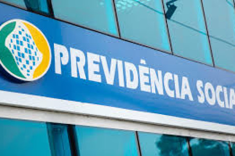 Aposentados do INSS já podem solicitar restituição de descontos indevidos a partir desta quarta (14)